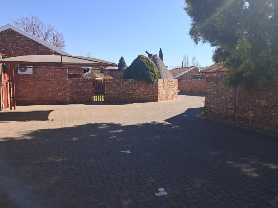 3 Bedroom Property for Sale in Langenhovenpark Free State